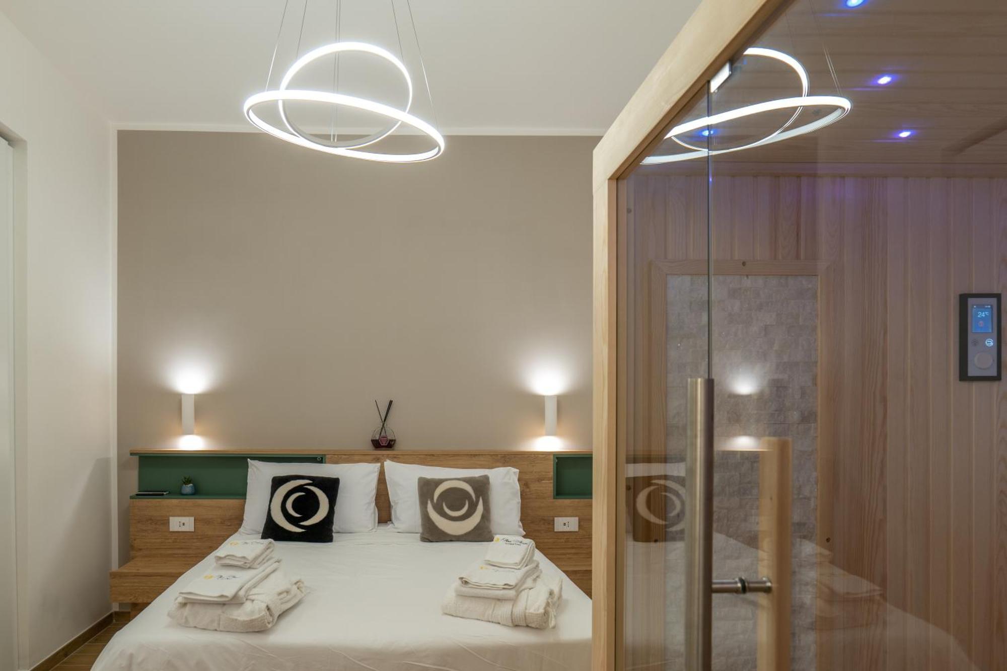 Threemoonsboutique House/pandora Salerno
